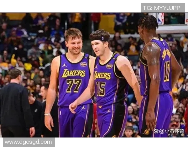 NBA休赛期三大球队操作分析：湖人重建疑虑、雄鹿阵容强化与鹈鹕策略争议